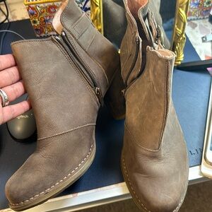 El Naturalista Is A Xcellent